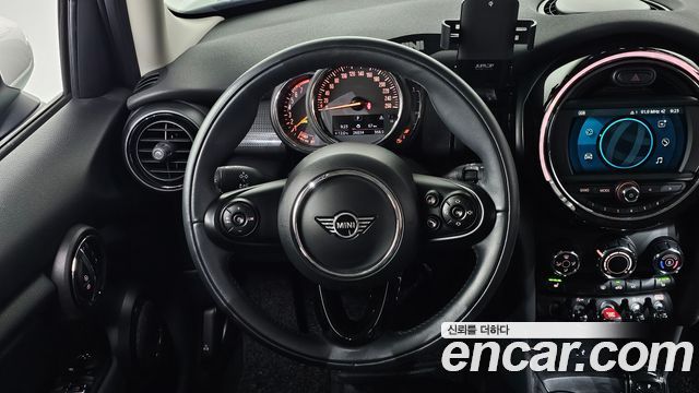 MINI Cooper 5Door Standard 3rd 2020 — фото 14