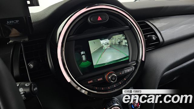 MINI Cooper 5Door Standard 3rd 2020 — фото 16