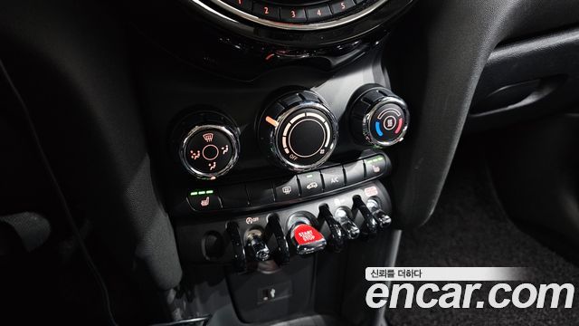 MINI Cooper 5Door Standard 3rd 2020 — фото 17