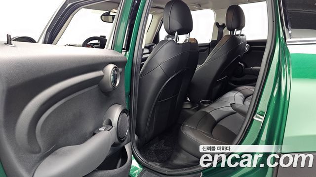 MINI Cooper 5Door Standard 3rd 2020 — фото 26