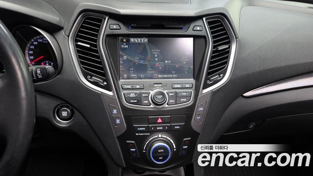 Hyundai Santa Fe (DM) Diesel(e-VGT) 2.0 2WD Premium 2013 — фото 13