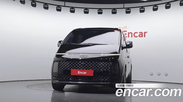 Hyundai Staria 4WD Lounge 9-Seater Inspiration 2022 — фото 3
