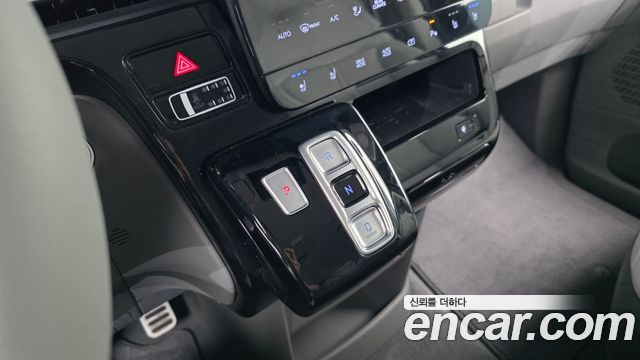 Hyundai Staria 4WD Lounge 9-Seater Inspiration 2022 — фото 9