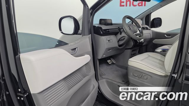 Hyundai Staria 4WD Lounge 9-Seater Inspiration 2022 — фото 10