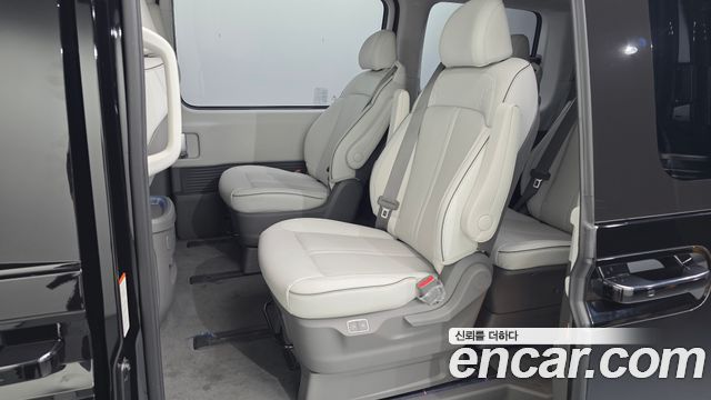Hyundai Staria 4WD Lounge 9-Seater Inspiration 2022 — фото 11