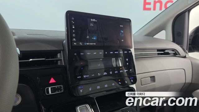 Hyundai Staria 4WD Lounge 9-Seater Inspiration 2022 — фото 13