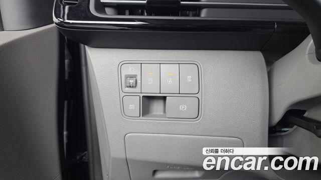 Hyundai Staria 4WD Lounge 9-Seater Inspiration 2022 — фото 18