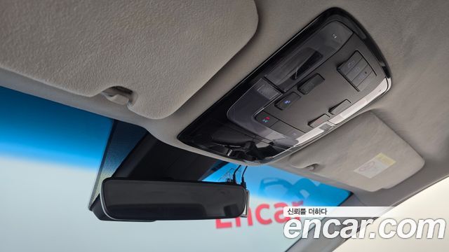 Hyundai Staria 4WD Lounge 9-Seater Inspiration 2022 — фото 29