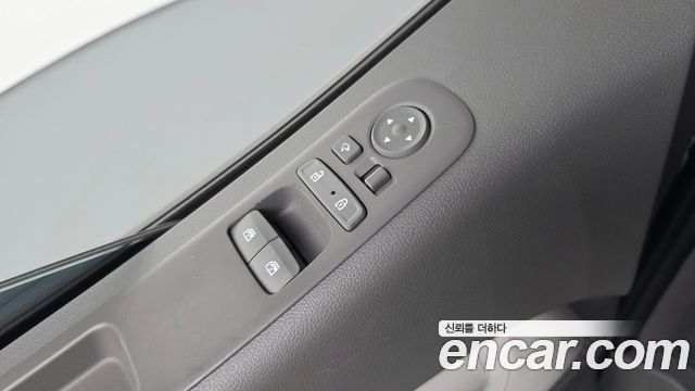 Hyundai Staria 4WD Lounge 9-Seater Inspiration 2022 — фото 30