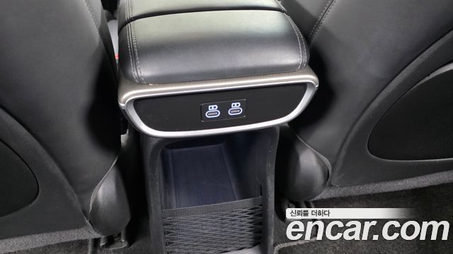 Genesis GV60 Standard AWD 2022 — фото 32