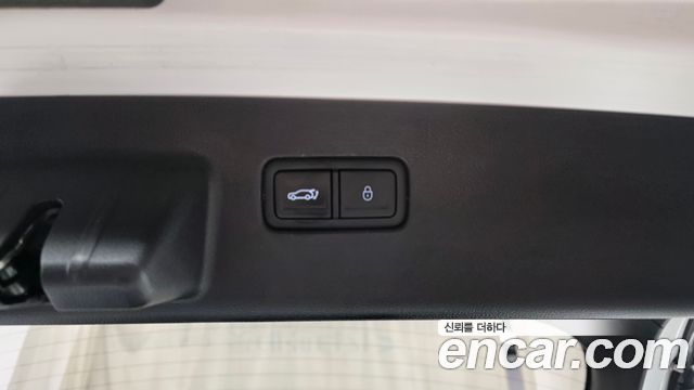 Genesis GV60 Standard AWD 2022 — фото 34