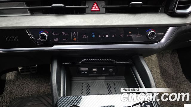Kia Sportage (V) Gasoline 1.6 Turbo 2WD Signature 2024 — фото 17