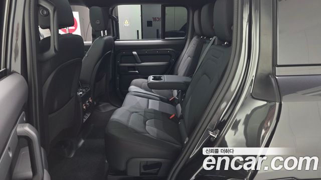 Land Rover Defender (L663) 130 P400 Outbound 2025 — фото 4