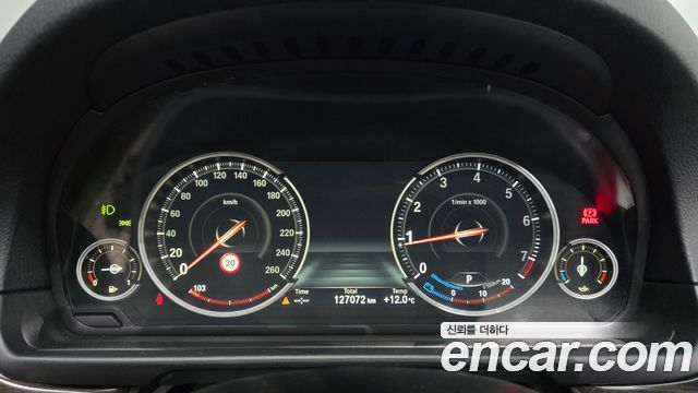 BMW 5 Series (F10) 528i Luxury Plus 2015 — фото 8