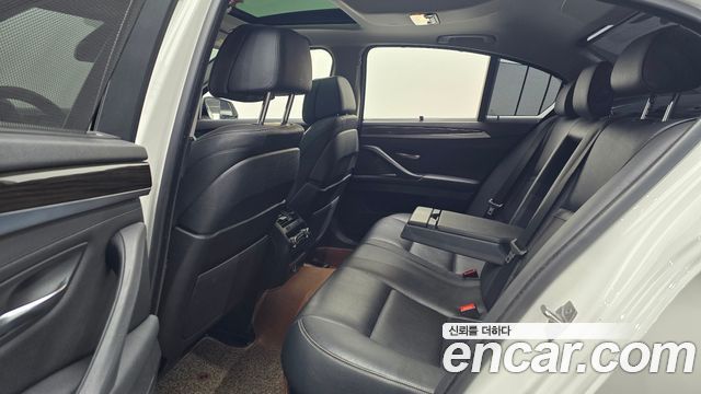 BMW 5 Series (F10) 528i Luxury Plus 2015 — фото 12