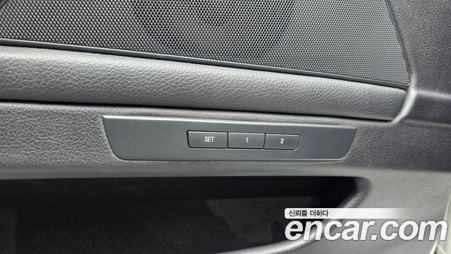 BMW 5 Series (F10) 528i Luxury Plus 2015 — фото 32