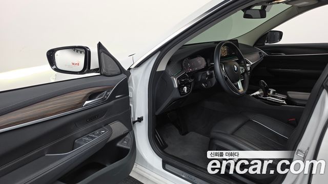 BMW 6 Series GT (G32) 630i xDrive Luxury 2023 — фото 10