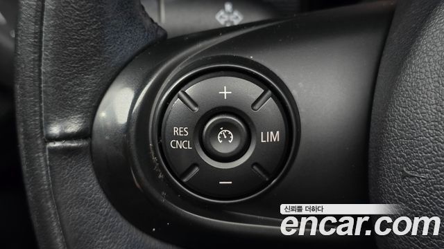 MINI Cooper Clubman Standard 2nd 2018 — фото 16