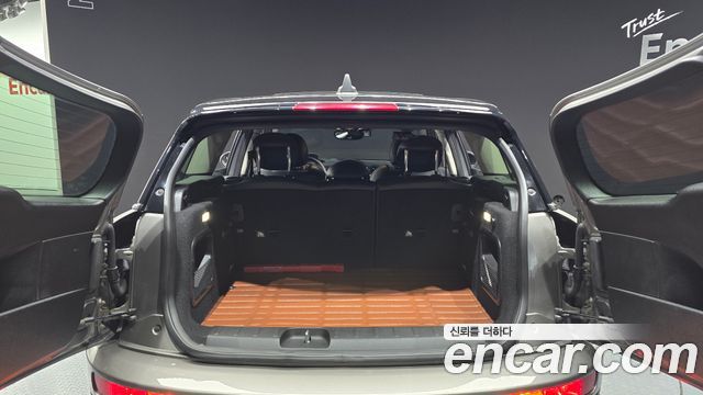 MINI Cooper Clubman Standard 2nd 2018 — фото 32