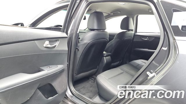Kia K3 Luxury 2020 — фото 11