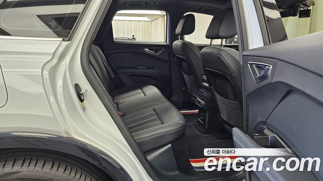 Audi Q4 e-tron (F4) 45 Premium 2025 — фото 12