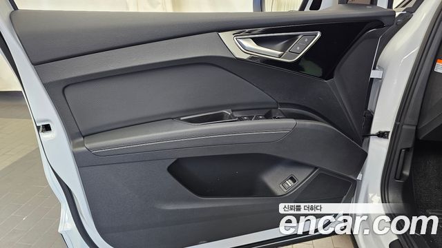 Audi Q4 e-tron (F4) 45 Premium 2025 — фото 24