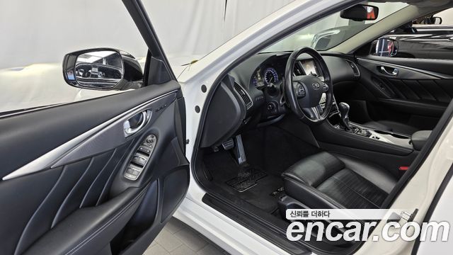 Infiniti Q50 3.5 Hybrid Essence 2015 — фото 10
