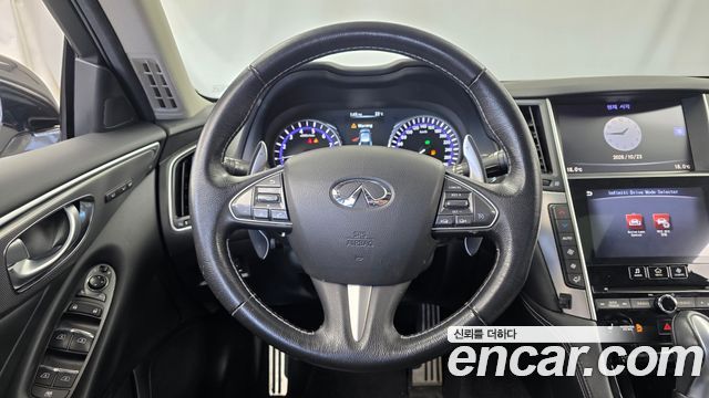 Infiniti Q50 3.5 Hybrid Essence 2015 — фото 13