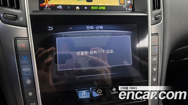 Infiniti Q50 3.5 Hybrid Essence 2015 — фото 16