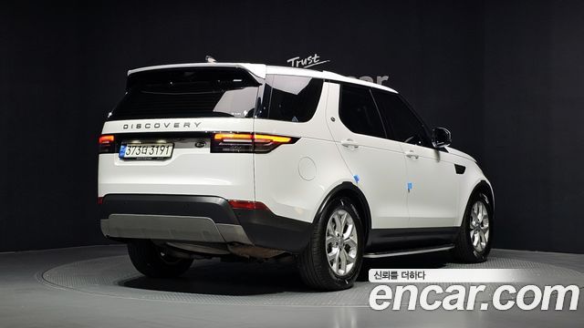 Land Rover Discovery 5 2.0 SD4 SE 2020 — фото 2