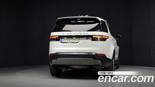 Land Rover Discovery 5 2.0 SD4 SE 2020 — фото 4
