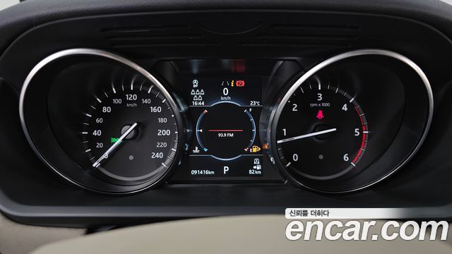 Land Rover Discovery 5 2.0 SD4 SE 2020 — фото 8