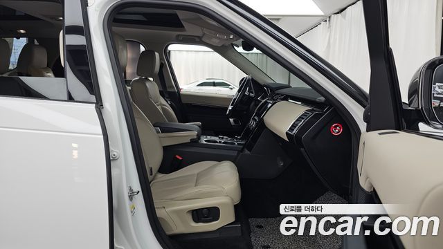 Land Rover Discovery 5 2.0 SD4 SE 2020 — фото 11
