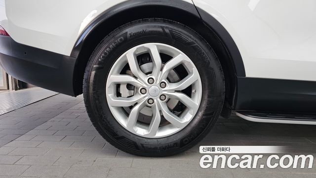 Land Rover Discovery 5 2.0 SD4 SE 2020 — фото 21