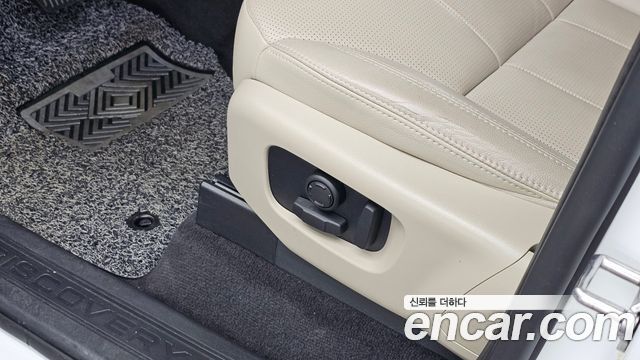 Land Rover Discovery 5 2.0 SD4 SE 2020 — фото 35