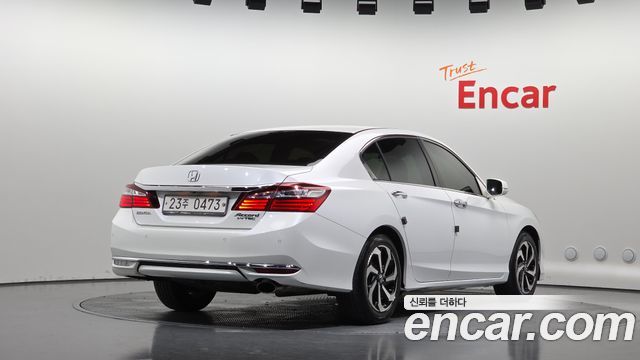 Honda Accord 2.4 9th 2016 — фото 2