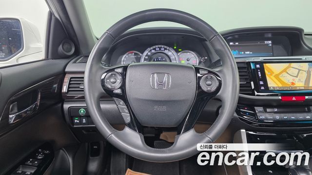 Honda Accord 2.4 9th 2016 — фото 18