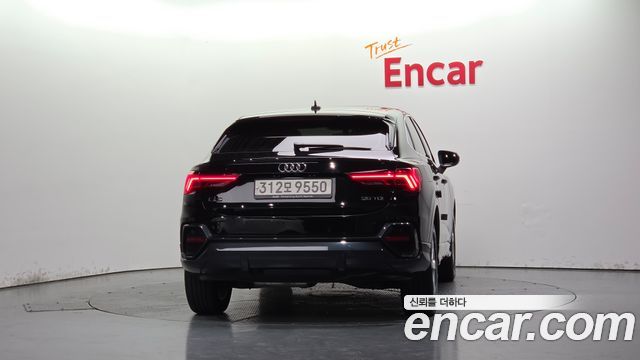 Audi Q3 (F3) 35 TDI Premium Sportback 2022 — фото 4