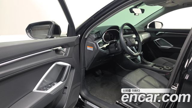 Audi Q3 (F3) 35 TDI Premium Sportback 2022 — фото 10