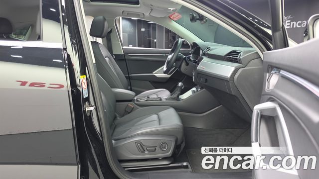Audi Q3 (F3) 35 TDI Premium Sportback 2022 — фото 11