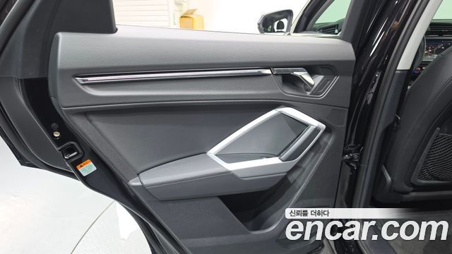 Audi Q3 (F3) 35 TDI Premium Sportback 2022 — фото 25
