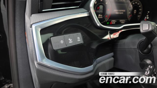 Audi Q3 (F3) 35 TDI Premium Sportback 2022 — фото 27