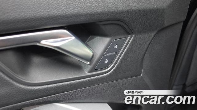 Audi Q3 (F3) 35 TDI Premium Sportback 2022 — фото 33