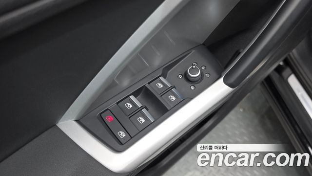 Audi Q3 (F3) 35 TDI Premium Sportback 2022 — фото 34