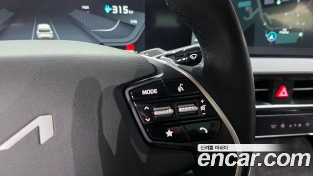 Kia EV6 Long Range Air 2023 — фото 27