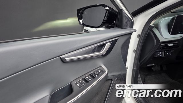 Kia EV6 Long Range Air 2023 — фото 36