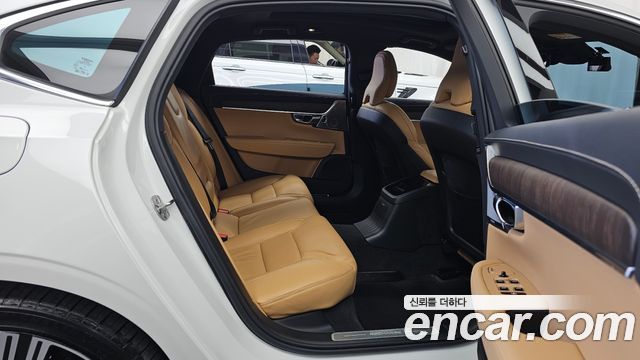 Volvo S90 T8 AWD Ultimate Bright 2022 — фото 12