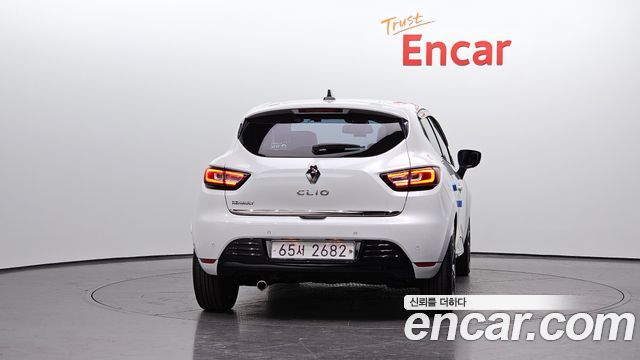 Renault Korea Clio Iconic 2019 — фото 4