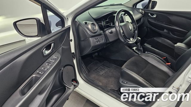 Renault Korea Clio Iconic 2019 — фото 10