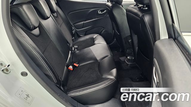 Renault Korea Clio Iconic 2019 — фото 12